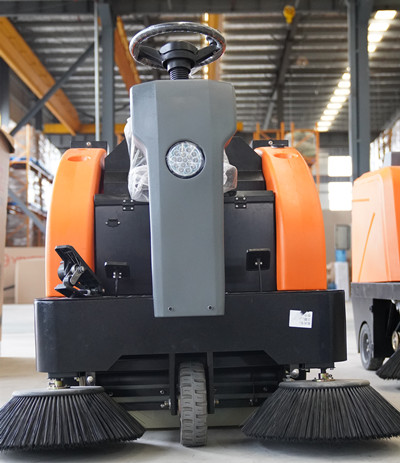 榮事達(dá)電動(dòng)掃地車 榮事達(dá)電動(dòng)掃地車.jpg